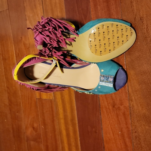 Shoes - Picture 3 of 3